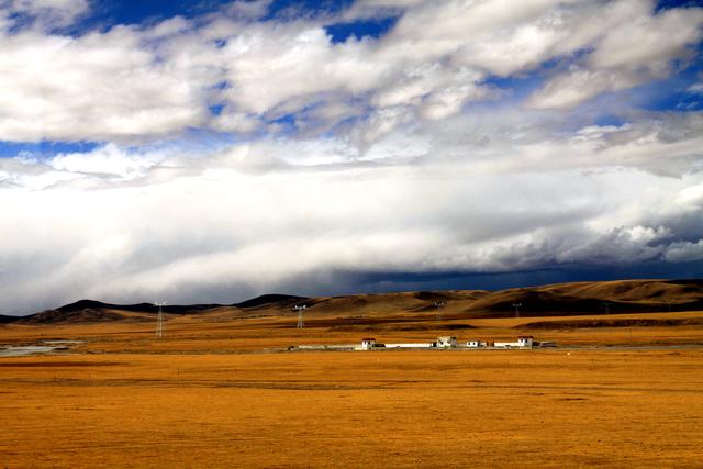 格尔木，世界上面积最大城市，因青藏公路诞生，通向世界屋脊