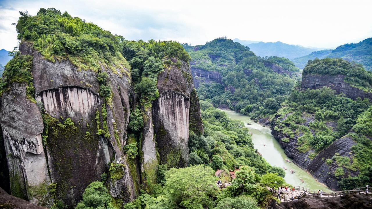 武夷山旅游攻略：告诉你最佳玩法，带你尝尽武夷山美食
