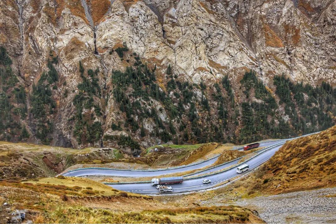 独库公路自驾游攻略，包含年独库公路开放时间自驾游路线