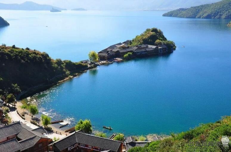 泸沽湖冬天适合旅游吗？泸沽湖攻略自助游攻略，带你感受冬天泸沽湖的美！