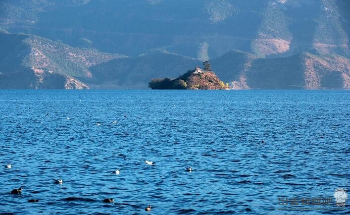 泸沽湖冬天适合旅游吗？泸沽湖攻略自助游攻略，带你感受冬天泸沽湖的美！