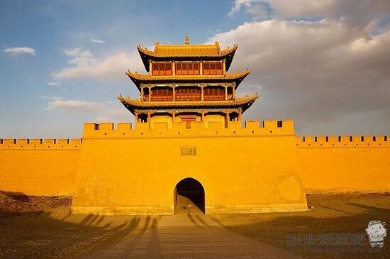 嘉峪关旅游攻略自助游，感受中国古代城楼的雄伟壮观！