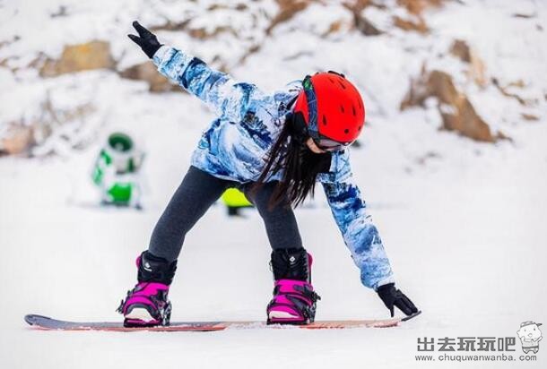 云上草原滑雪好玩吗？在哪里？门票多少钱？云上草原滑雪场交通路线-开放时间-云上草原滑雪攻略