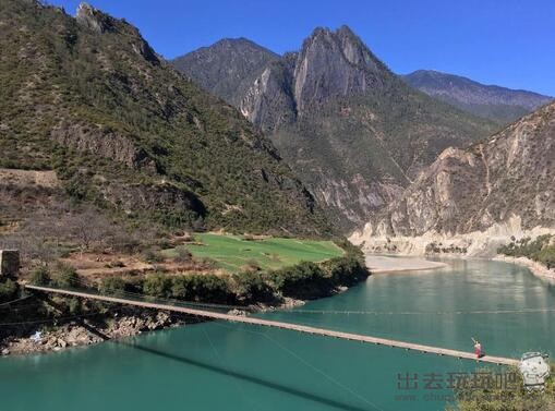 怒江大峡谷在哪里？昆明到怒江大峡谷怎么去？门票多少钱？怒江大峡谷住宿攻略