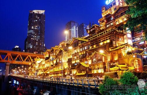 重庆洪崖洞半日游旅游攻略