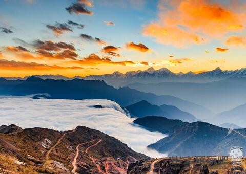 牛背山在哪里？牛背山开放最新消息_徒步登山路线_徒步最佳季节_徒步注意事项_牛背山徒步攻略