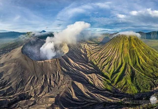 布罗莫火山在哪里？布罗莫火山日出攻略_布罗莫火山行李准备_布罗莫火山旅游攻略