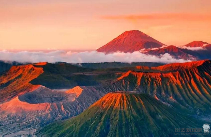 布罗莫火山在哪里？布罗莫火山日出攻略_布罗莫火山行李准备_布罗莫火山旅游攻略