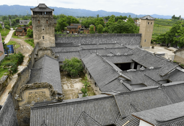 屈氏庄园介绍，泸州大地主豪宅，人称川南老大