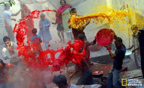 印度洒红节是什么时候