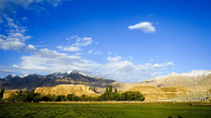 新疆自驾游应该怎么玩-新疆旅游景点推荐-新疆旅游线路攻略