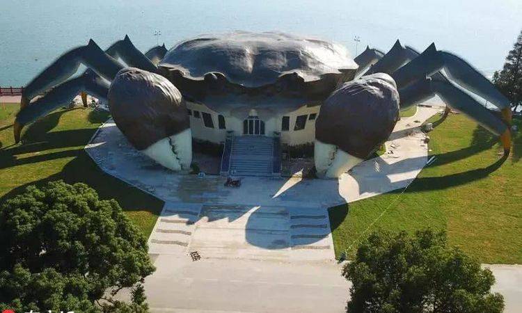 苏州耗巨资打造奇葩建筑，大闸蟹生态馆