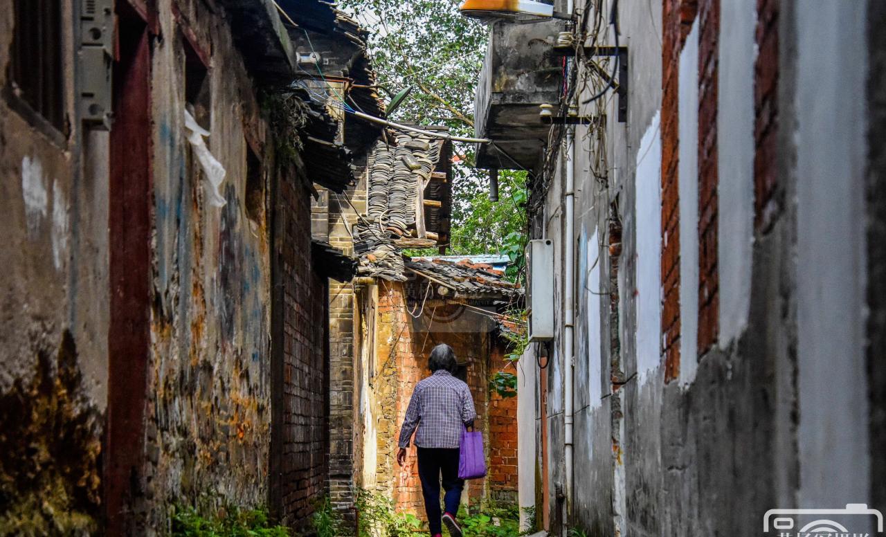 江西老街无人居住已成空巷 ，环境优美