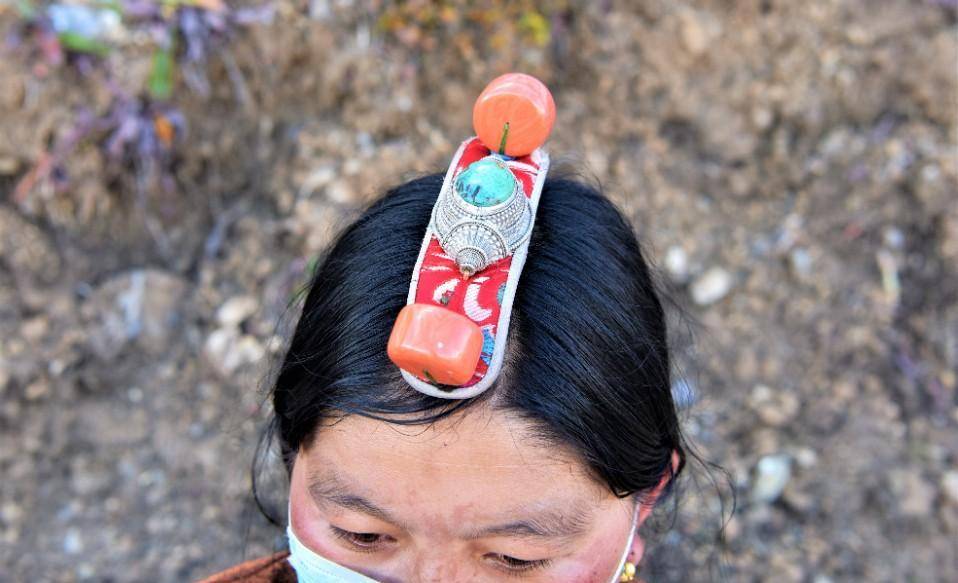 旅行摄影：317的路上遇到虔诚有信仰纯粹的藏民