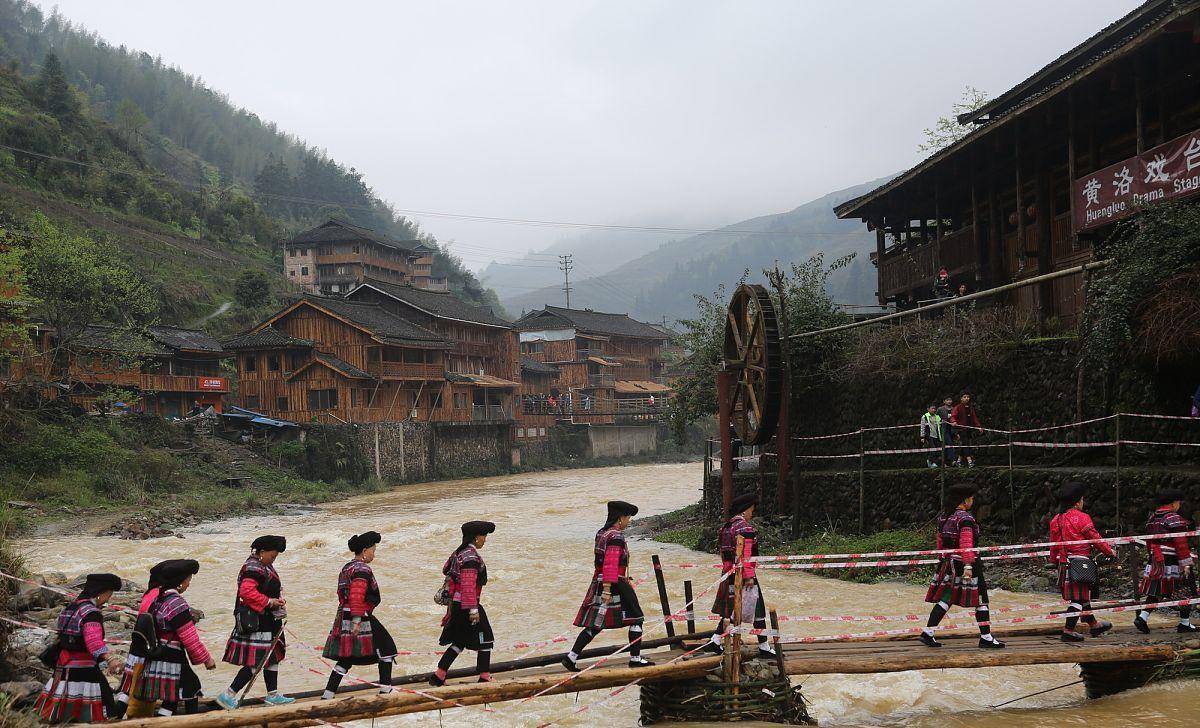 莽山是保存完好的原始森林，也是神秘多彩的瑶族居住地