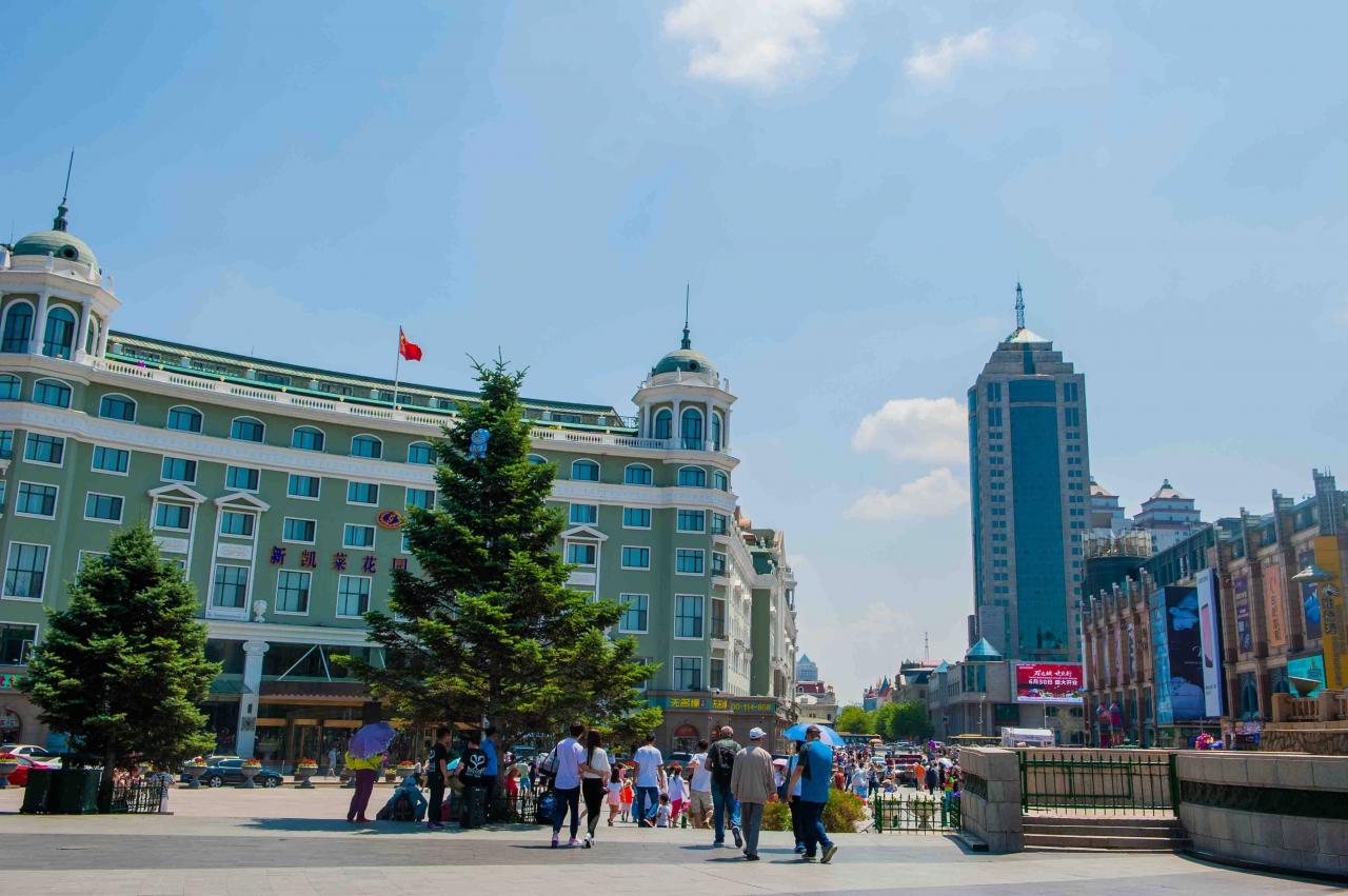 推荐哈尔滨旅行必去的一条街道，超级适合吃货去打卡