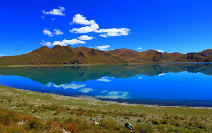 西藏三大圣湖之一的羊卓雍措该怎么玩