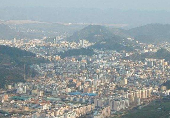 贵州兴义市介绍，面积2911方公里，煤炭资源75.28亿吨