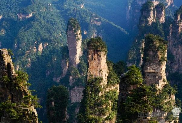 湖南旅游景点有哪些好玩的地方？湖南旅游景点排名前十名单为你详细解读！