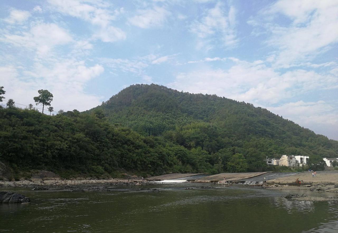 安徽黄山歙县徽州古城游玩介绍，人少景美宁静纯粹美好