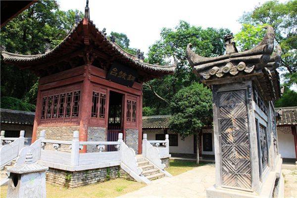 湖北隆中风景区游玩介绍，诸葛亮在此隐居十年之久