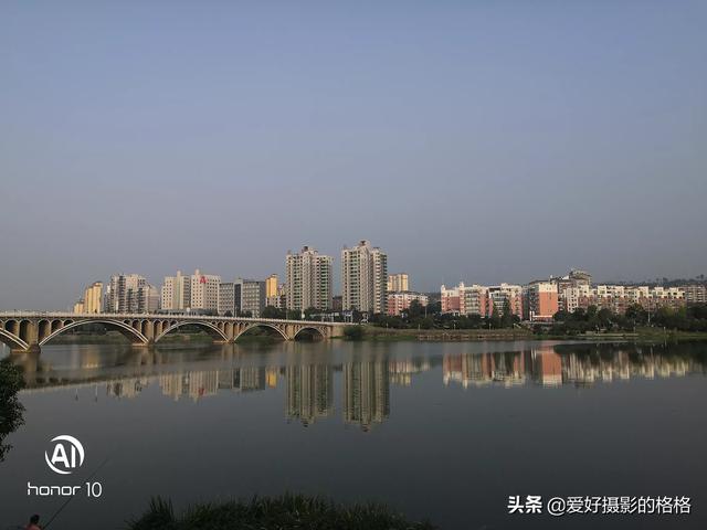 如何做人物倒影？ps怎么做人物倒影