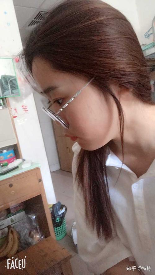 嘴角向下怎么拍照好看