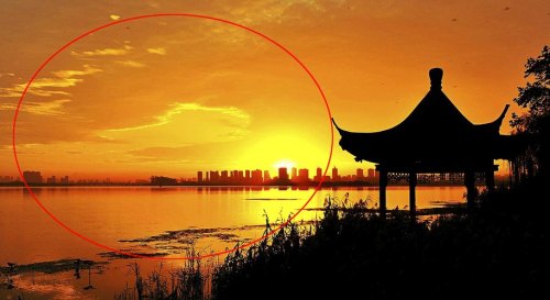 拍天空怎么构图