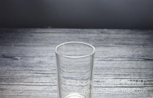玻璃杯白背景如何拍