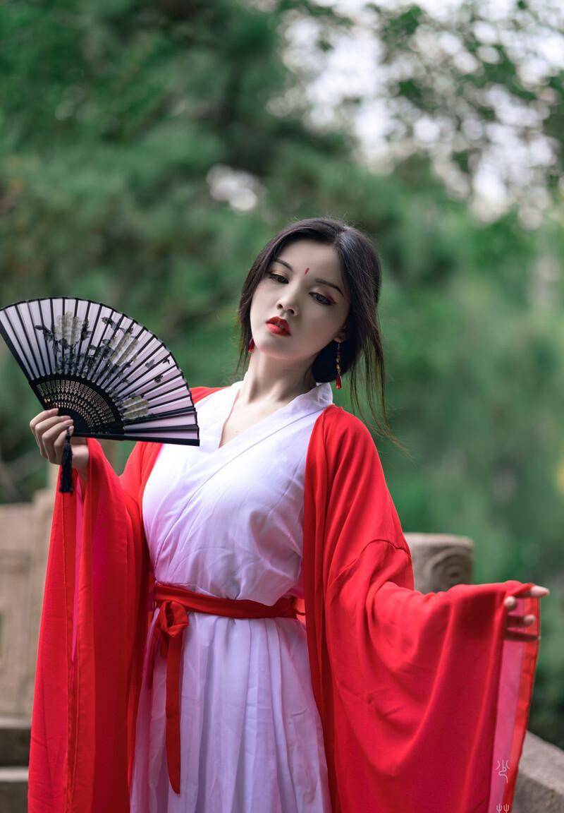 南浔古镇美女多不多？江南水乡少女般的烟雨朦胧