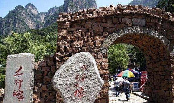 河南郭亮村彻底凉了，曾经村民平均月入30万