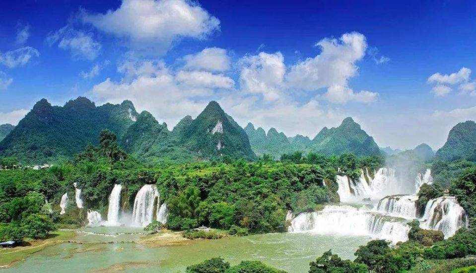 广西德天瀑布游玩介绍-亚洲第一大跨国瀑布