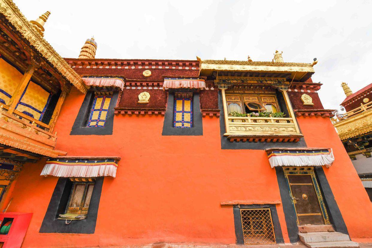 拉萨的大昭寺是独一无二、不可替代的圣地