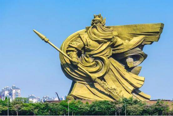 荆州关公义园巨型雕像，关公高50米，现被拆除