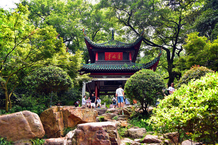长沙岳麓山风景区游玩介绍，景色优美还免门票