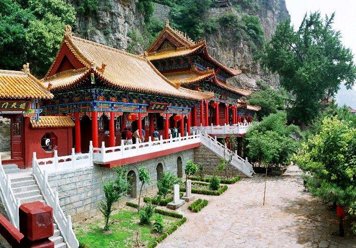 河北天桂山景区游玩介绍，景色迷人云雾环绕