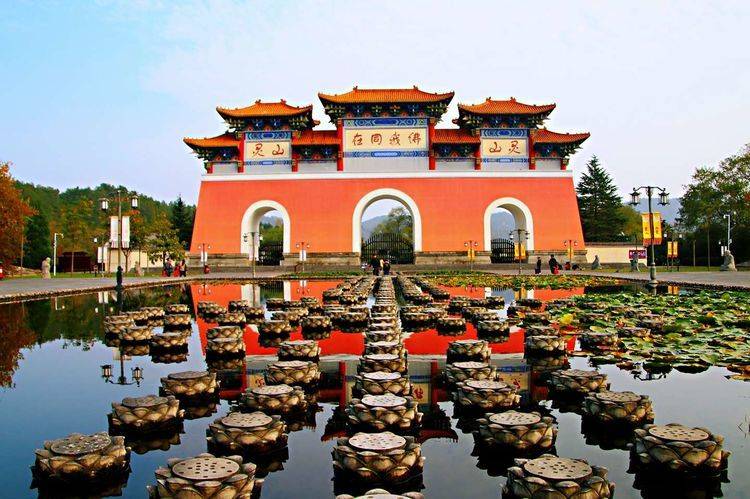 河南信阳灵山寺景点游玩介绍，4A级景区唐明两朝被封为国庙